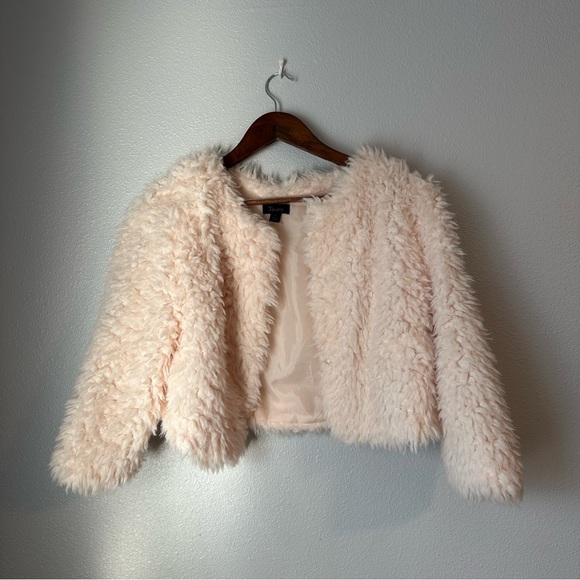 Women's Cream Faux Fur Jacket - Picture 3 of 4